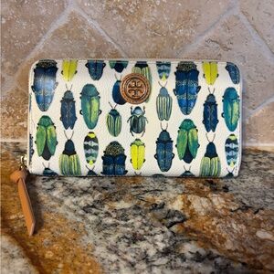 Tory Burch Beetle Print Kerrington Zippered Continental Wallet